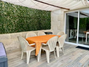 Studio au calme climatisé avec terrasse